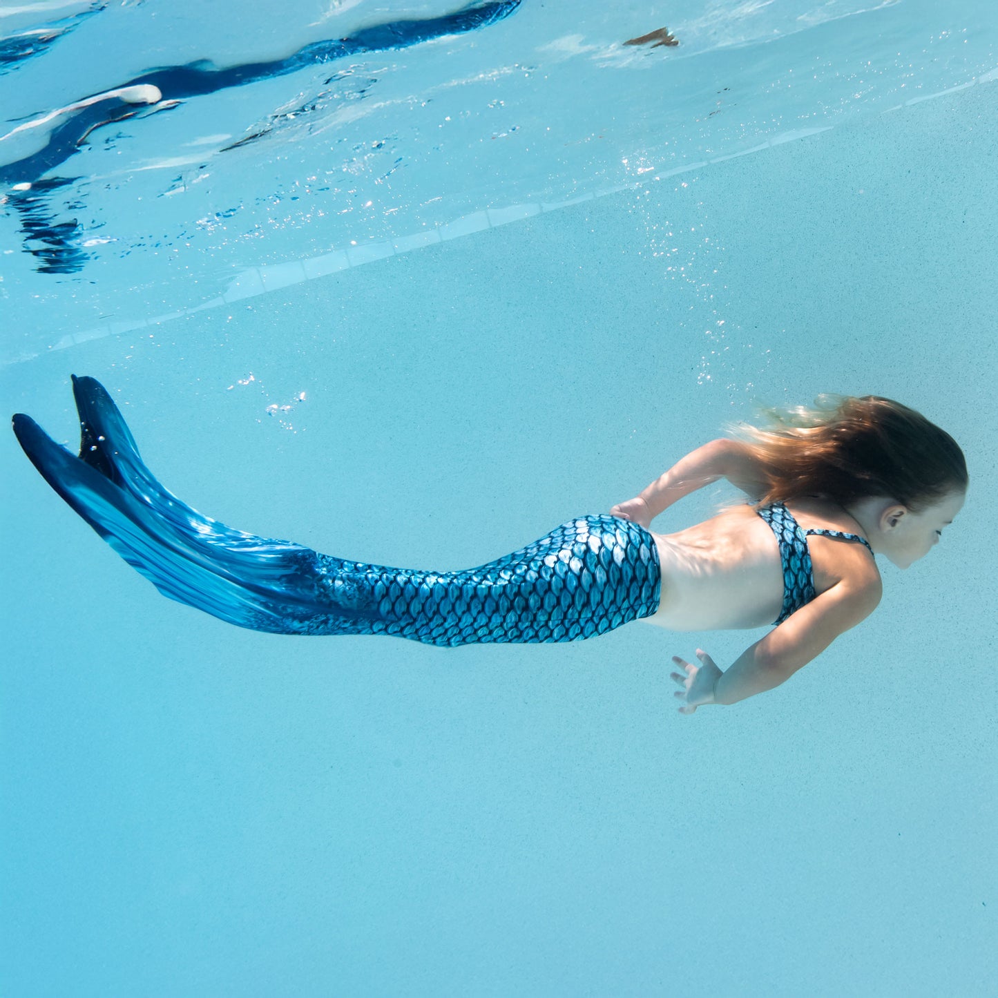 Conjunto de top de bikini y cola para niños pequeños en verde azulado de Tidal